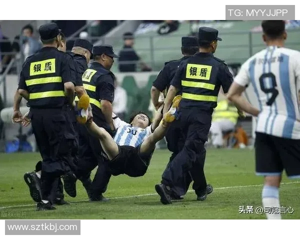 球迷争议不断 球员交易引发热议与讨论