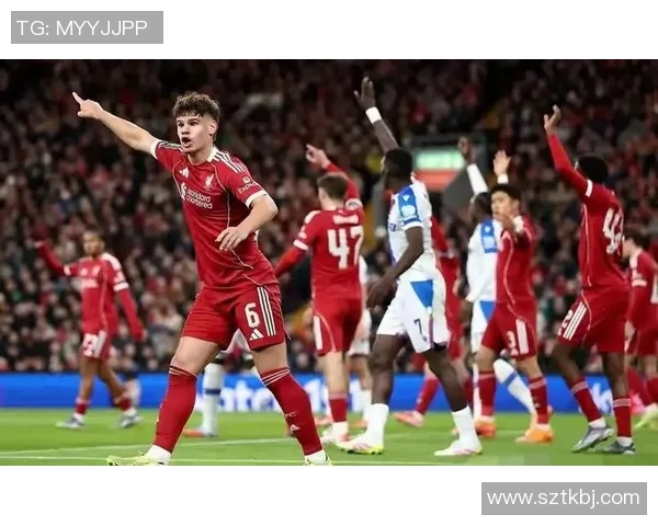 利物浦赛场突发小插曲裁判冷静应对展现专业处置能力